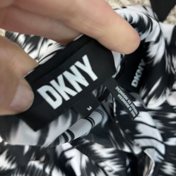 DKNY Blouse Top size Medium Black White Bow Tie Wedding Church Career Boho - Picture 14 of 14